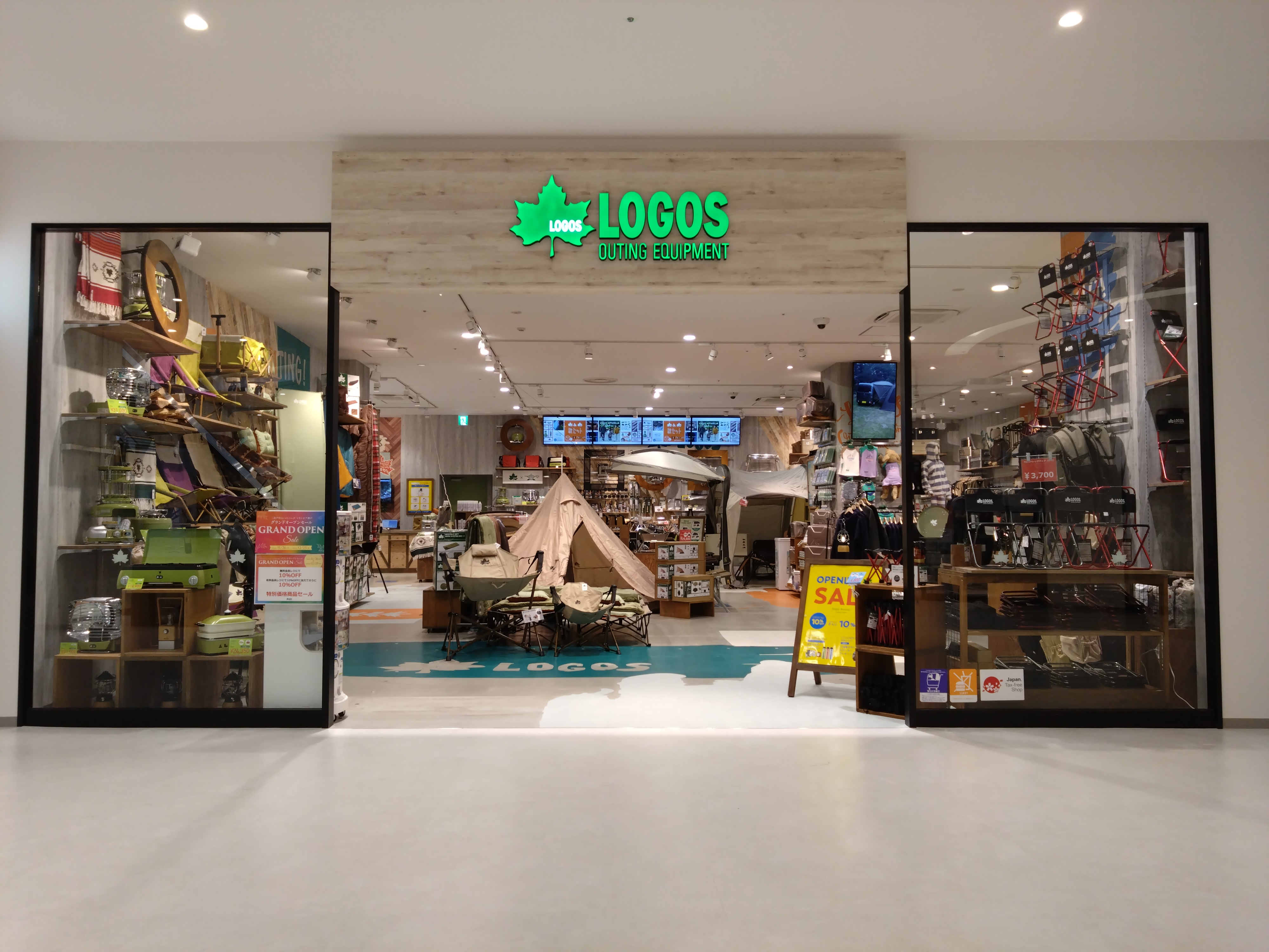 LOGOS SHOP 三井アウトレットパーク マリンピア神戸店